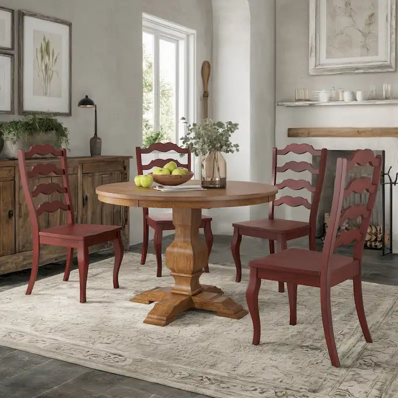 Set da pranzo con piano rotondo in legno massello da 45" e sedie con schienale a pioli alla francese
