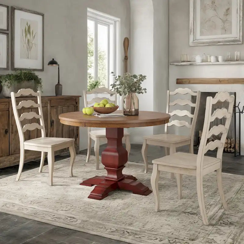 Set da pranzo con piano rotondo in legno massello da 45" e sedie con schienale a pioli alla francese