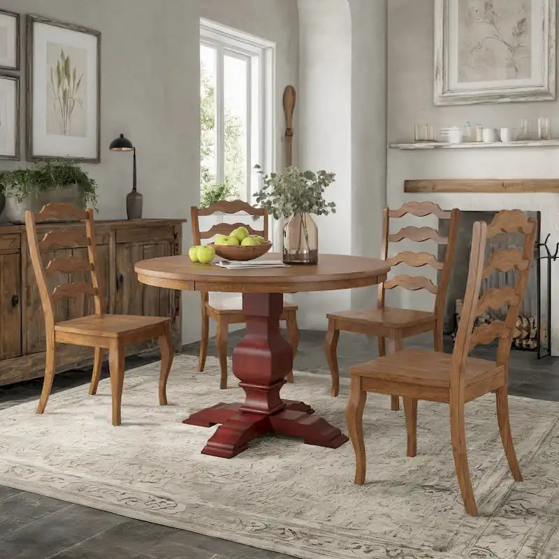 Set da pranzo con piano rotondo in legno massello da 45" e sedie con schienale a pioli alla francese