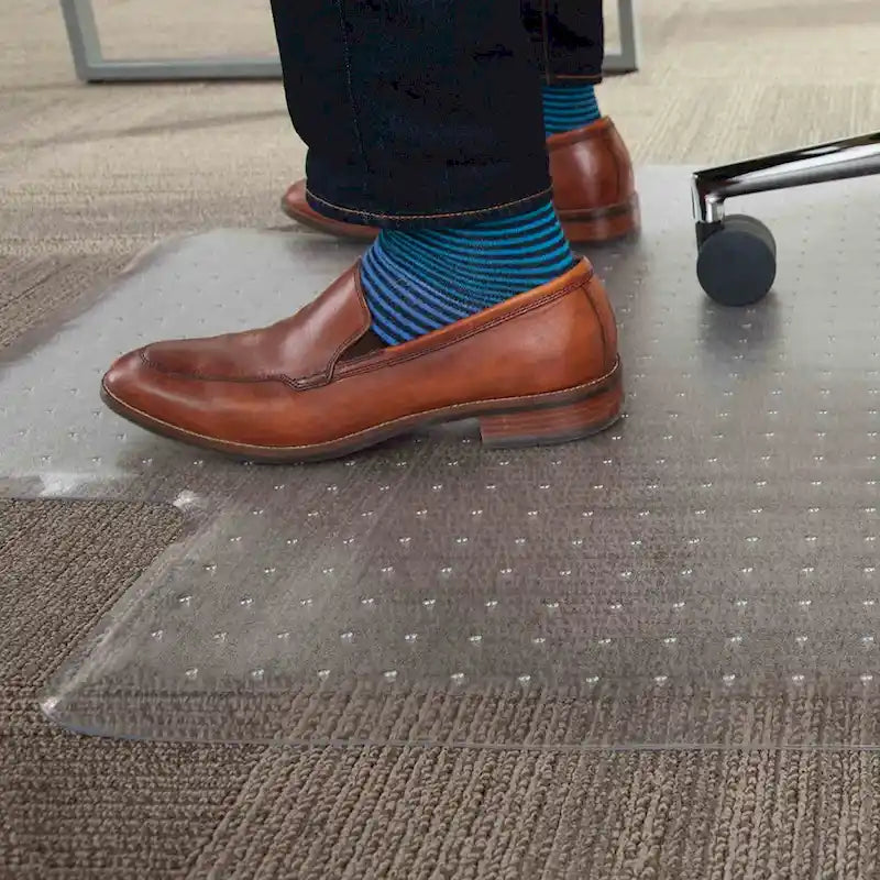 Tappeto salvapavimento borchiato in PVC per sedia da ufficio per moquette a pelo standard