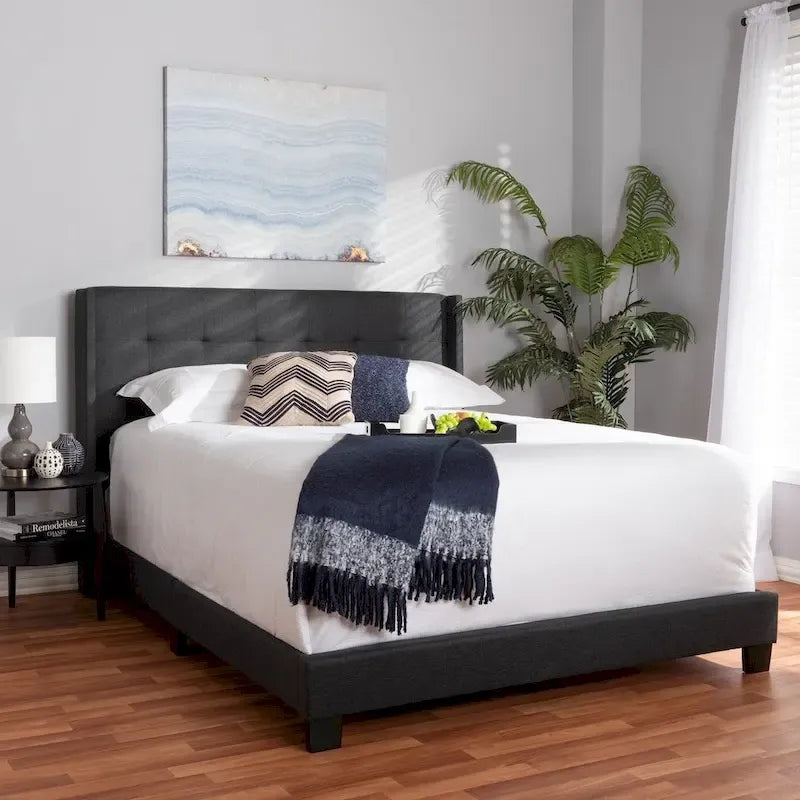 Letto moderno in tessuto trapuntato