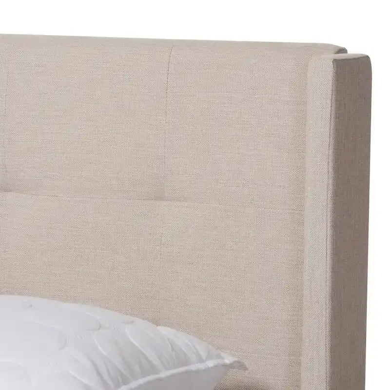 Letto moderno in tessuto trapuntato