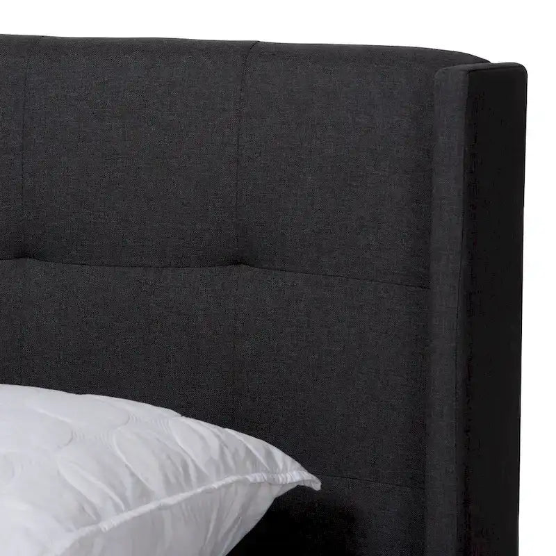 Letto moderno in tessuto trapuntato