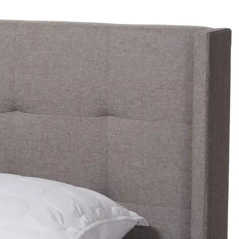 Letto moderno in tessuto trapuntato