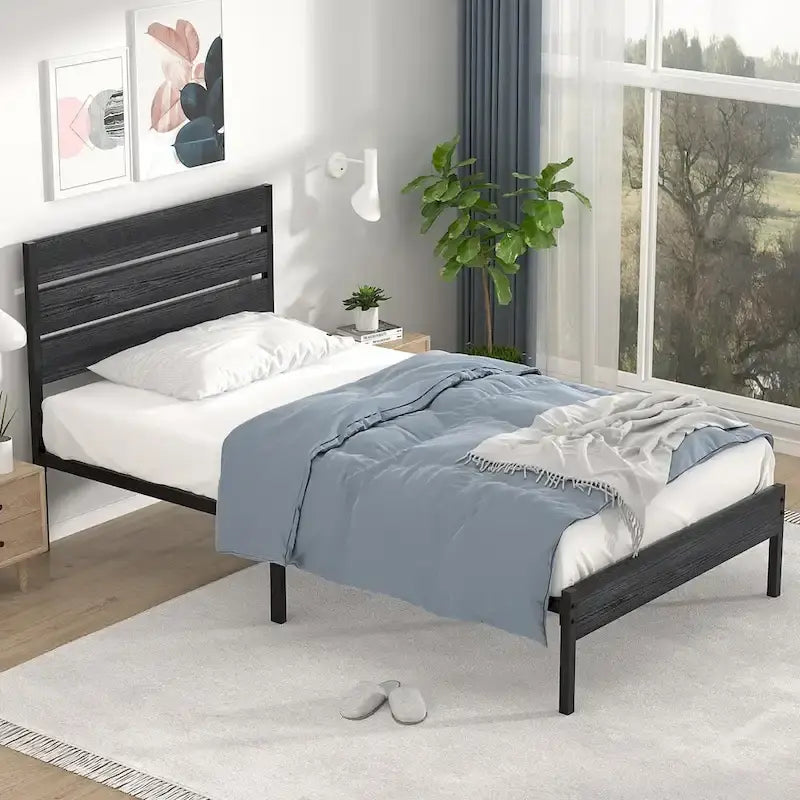 Giroletto con testiera in legno, robuste doghe in metallo di supporto, non è necessario il box spring, nero