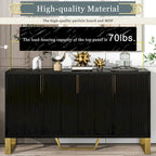 Credenza moderna con quattro ante, maniglie e gambe in metallo e scaffali regolabili per la cucina