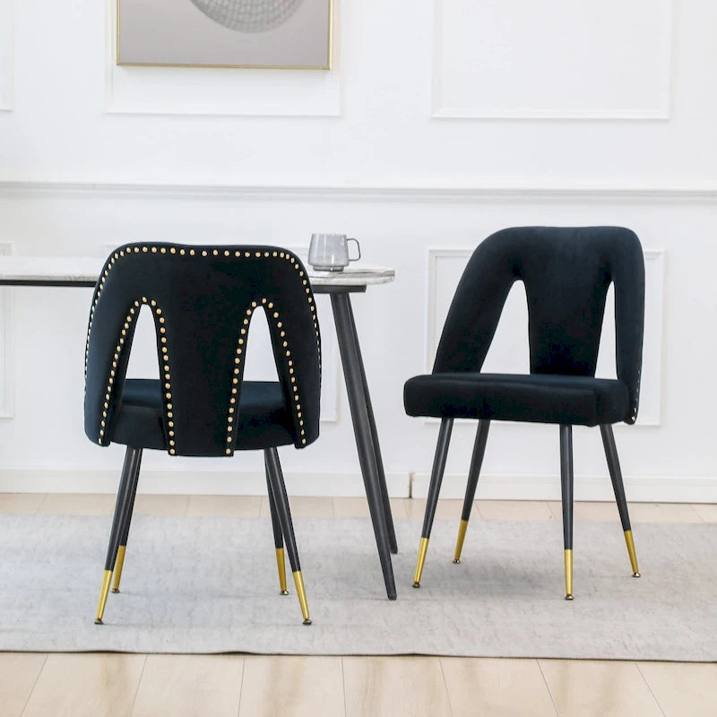 Sedie da pranzo imbottite moderne e contemporanee con borchie e gambe in metallo