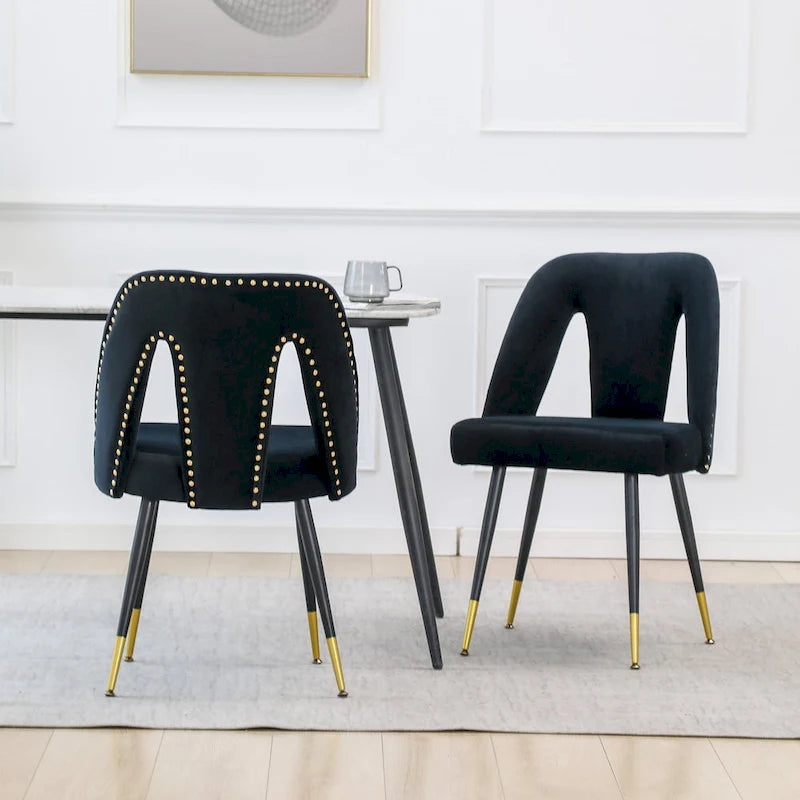 Sedie da pranzo imbottite moderne e contemporanee con borchie e gambe in metallo