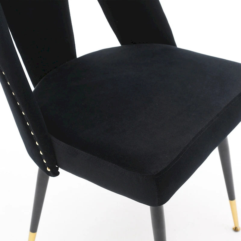 Sedie da pranzo imbottite moderne e contemporanee con borchie e gambe in metallo
