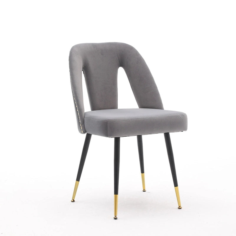 Sedie da pranzo imbottite moderne e contemporanee con borchie e gambe in metallo